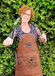 Leren BBQ schort met naam en ontwerp gegraveerd