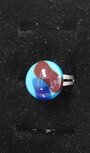 Ring blauw me blauw en bordeaux rood glas