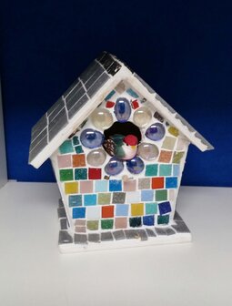 Moza&iuml;ek vogelhuis