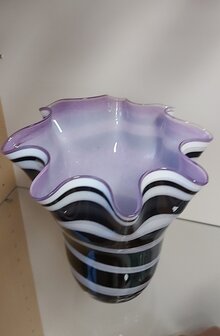 Vaas in zebra design met gekleurde binnenkant