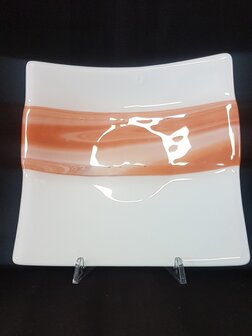 Schaal wit met oranje/bruin