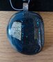 Hanger blauw  glitter glas met dichroic in cadeau doos 